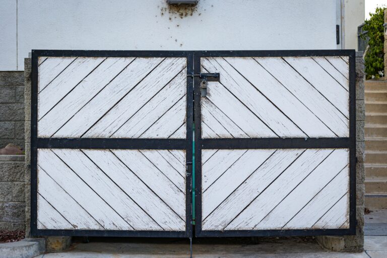 Modern Driveway Gate