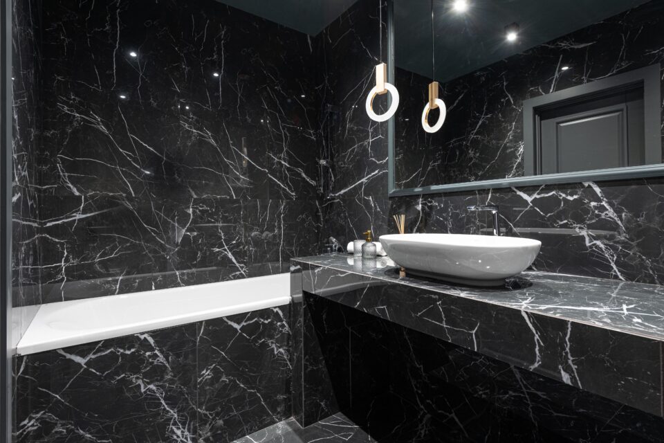 Black Marble Bathtub