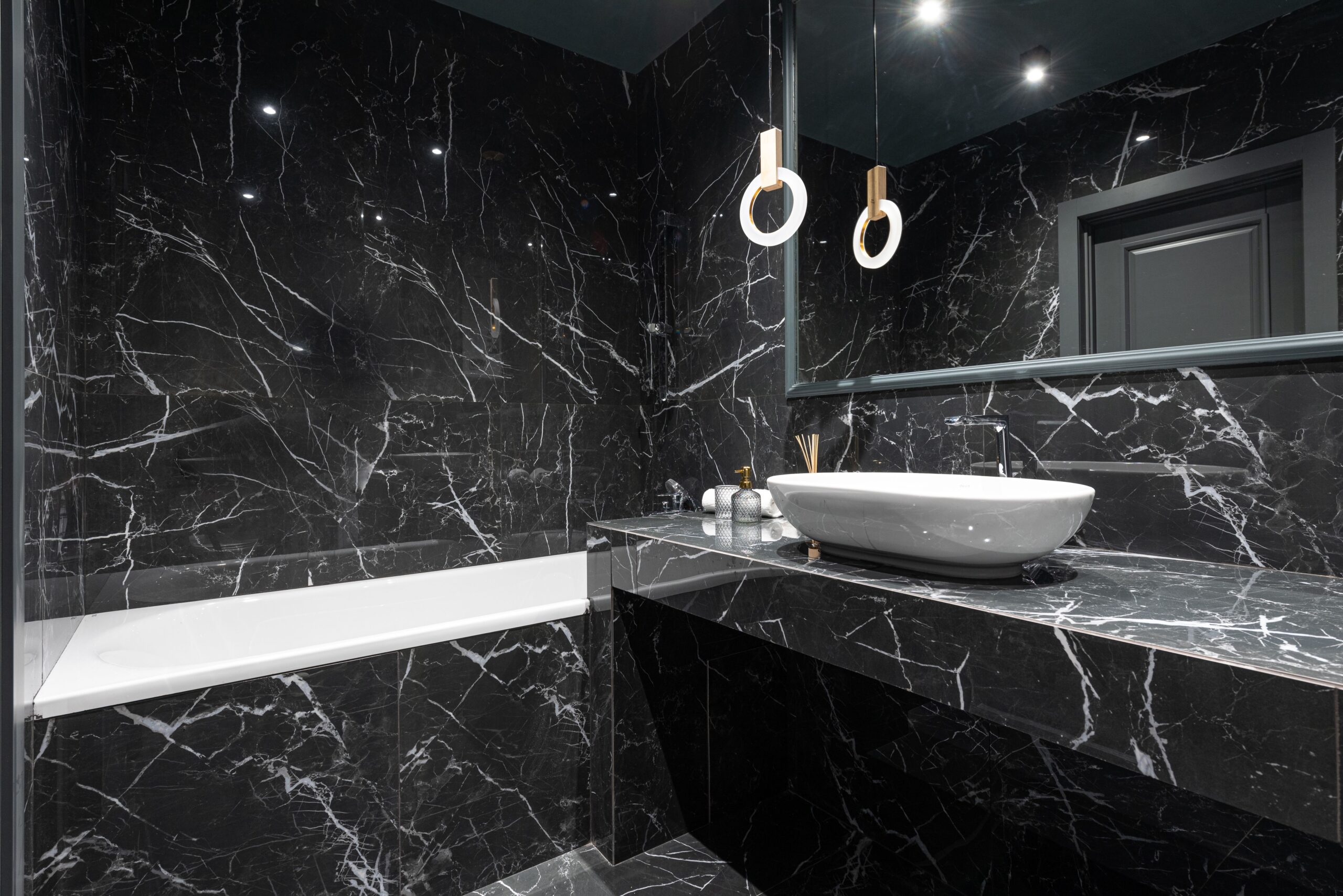 Black Marble Bathtub