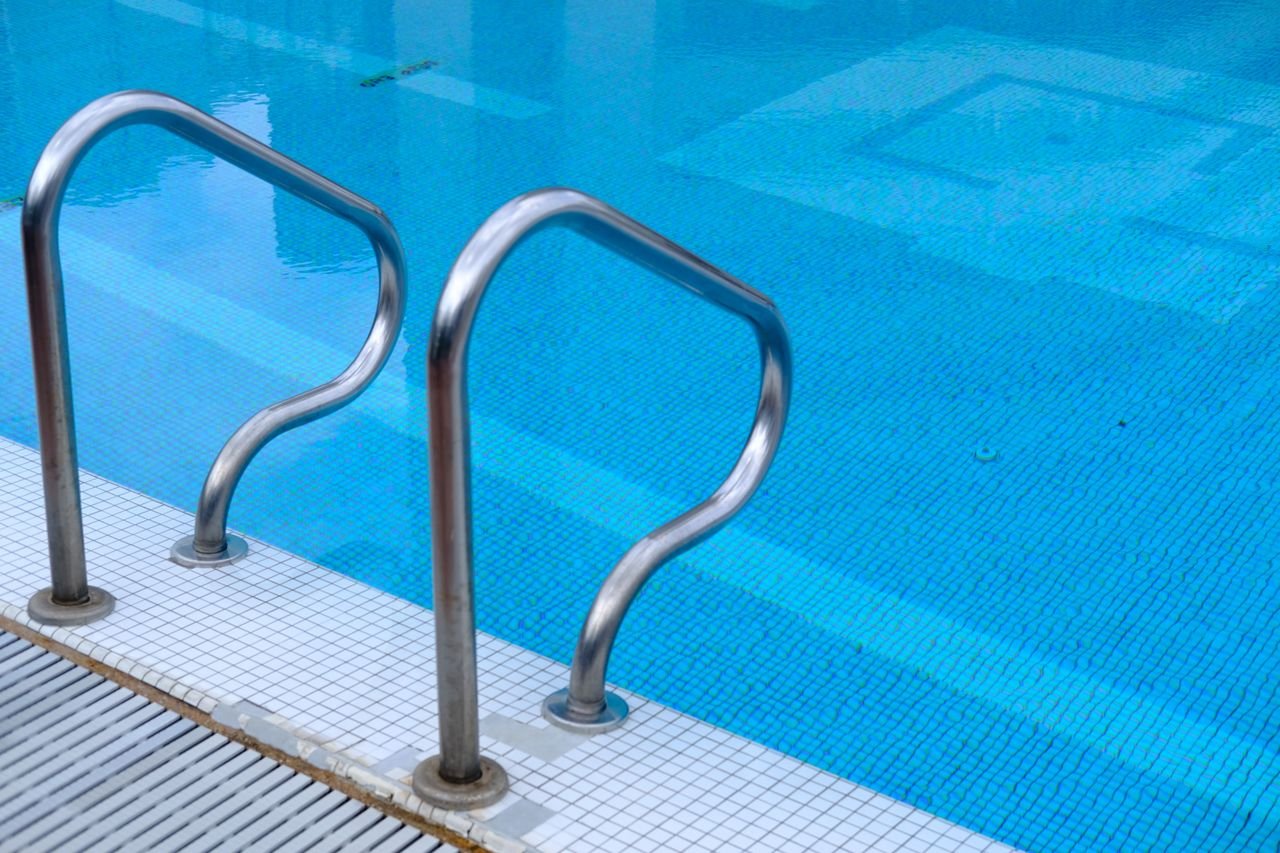 How to Neutralize Chlorine in a Pool: A Complete Step-by-Step Guide