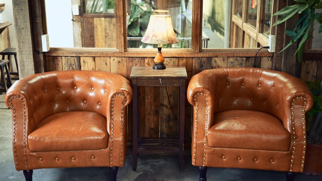 Club Chair: What It Is, Styles, Materials, and How to Choose One